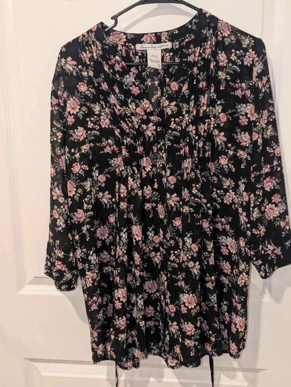 Black Chiffon Flowy Floral Quarter Sleeve Button Tunic Top